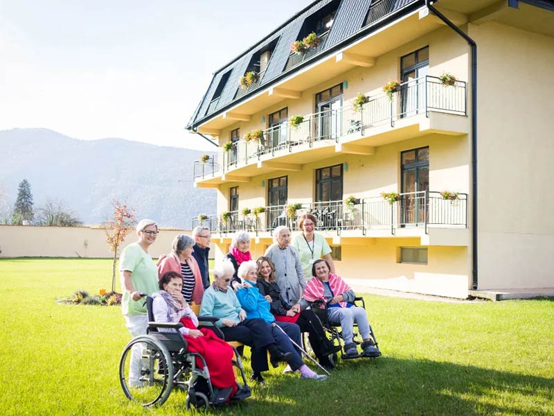 Featured image for “Independent Living vs Assisted Living: What Are the Major Differences?”